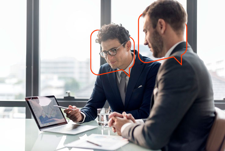 gestores avaliando como dobrar vendas sem dobrar os investimentos