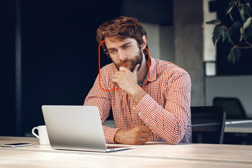 gestor de marketing analisando se a indicação não funciona mais